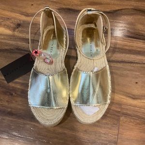 Gold Sandal South Beach size: Women’s 9